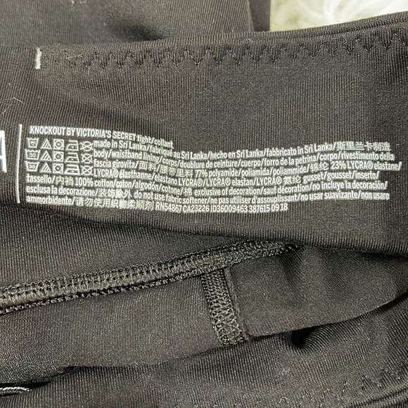 Victoria's Secret Sport Knockout Criss Cross Leggings in
Black & Silver Tight XS - Picture 9 of 10